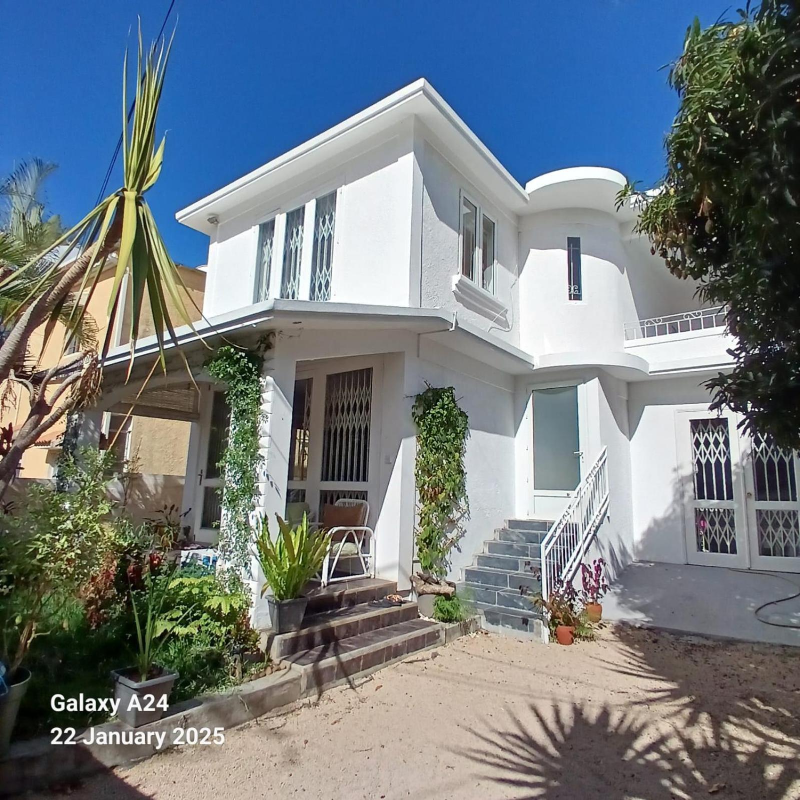 The Coral House Apartment Riviere Noire Exterior photo
