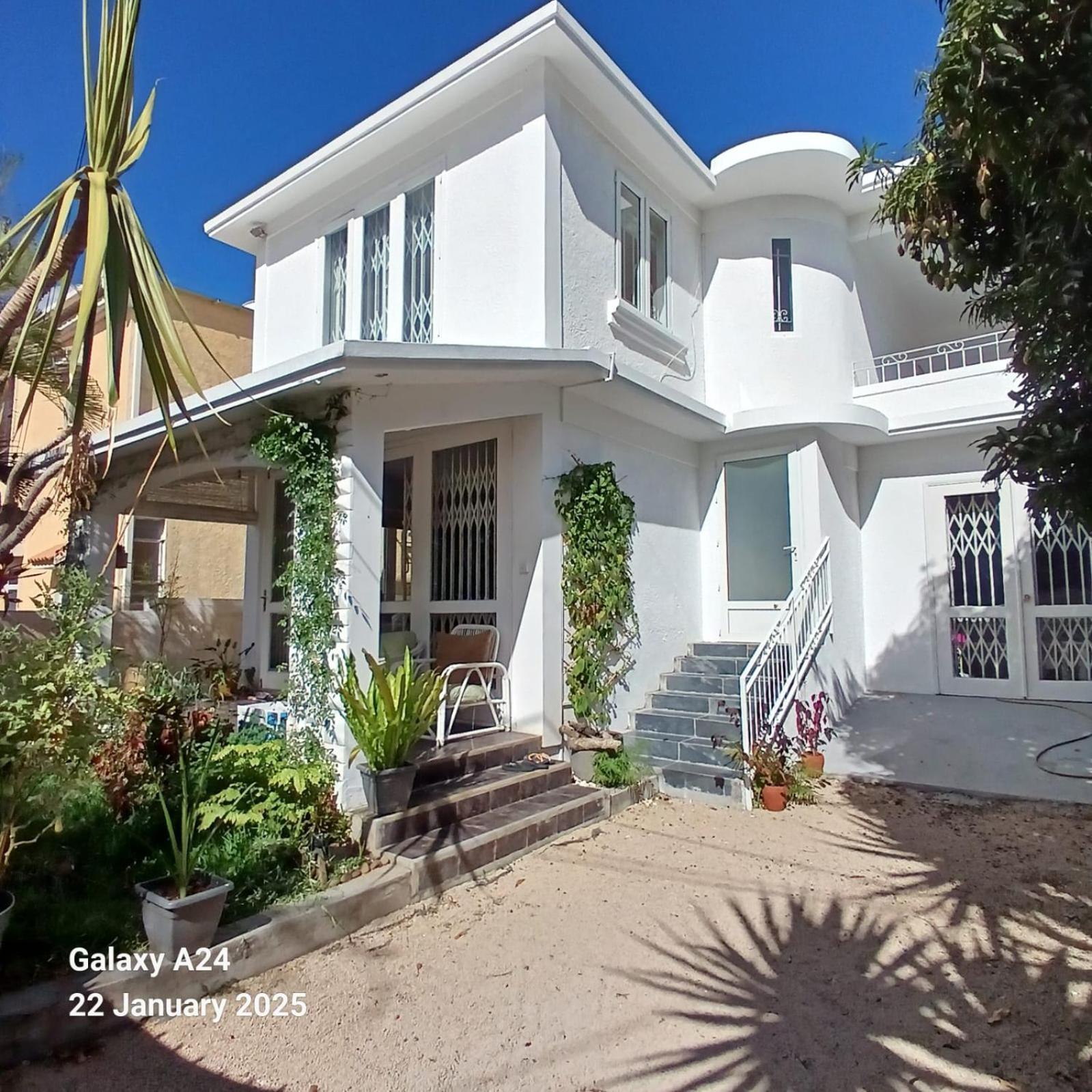 The Coral House Apartment Riviere Noire Exterior photo